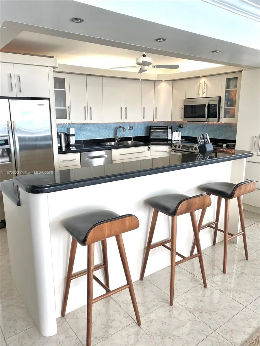 7135 Collins Ave, #1806