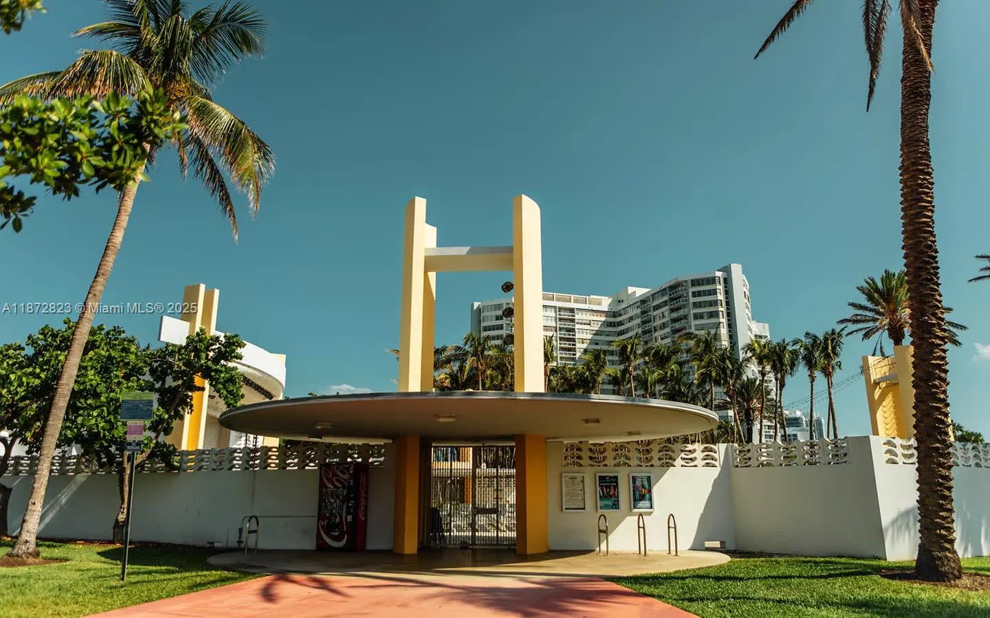 7135 Collins Ave, #1806
