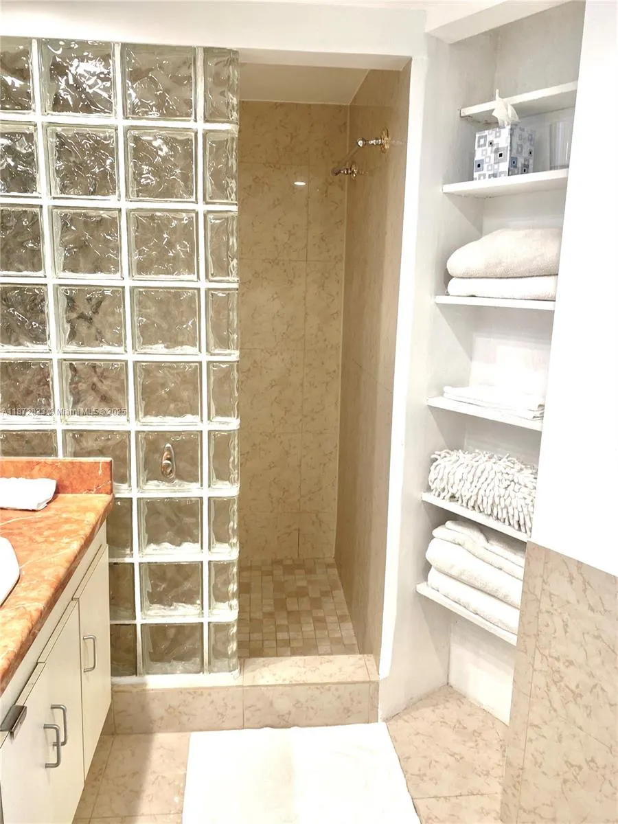 7135 Collins Ave, #1806