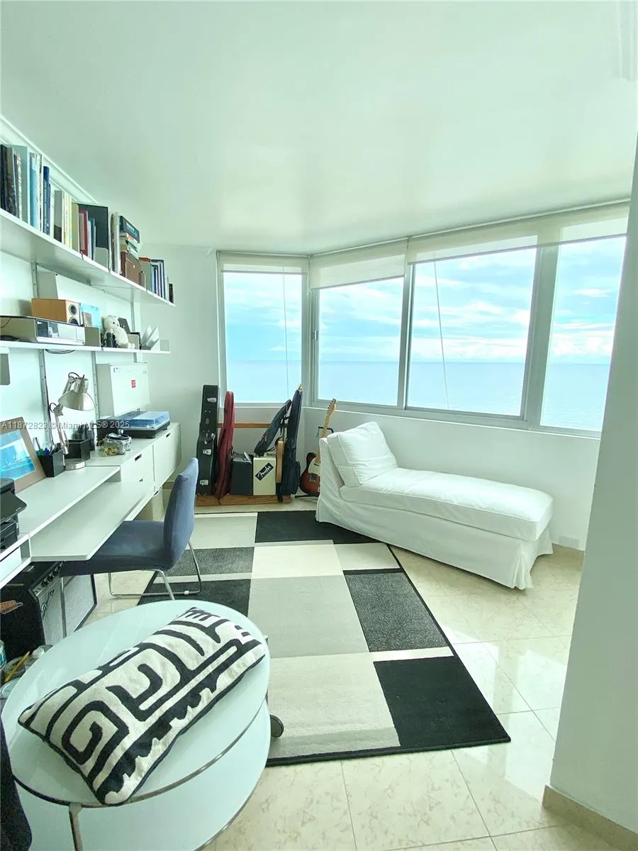 7135 Collins Ave, #1806
