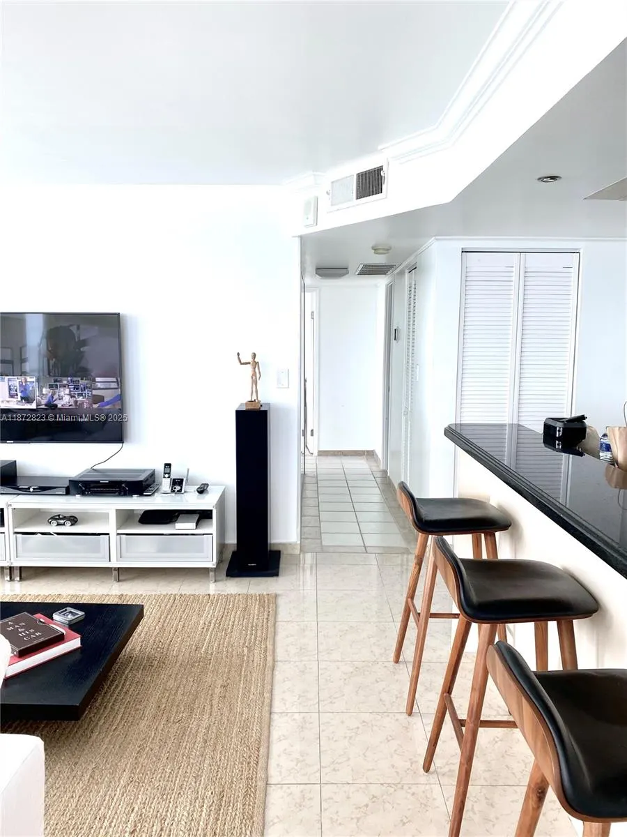 7135 Collins Ave, #1806