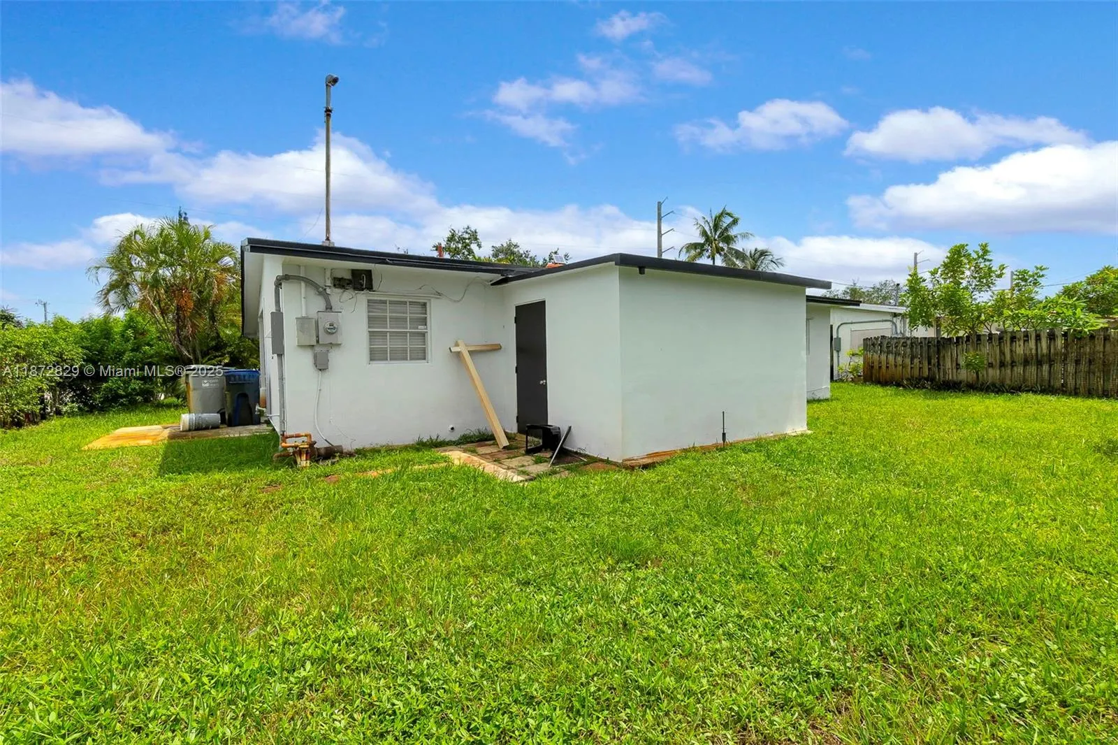 3431 NE 15th Ave