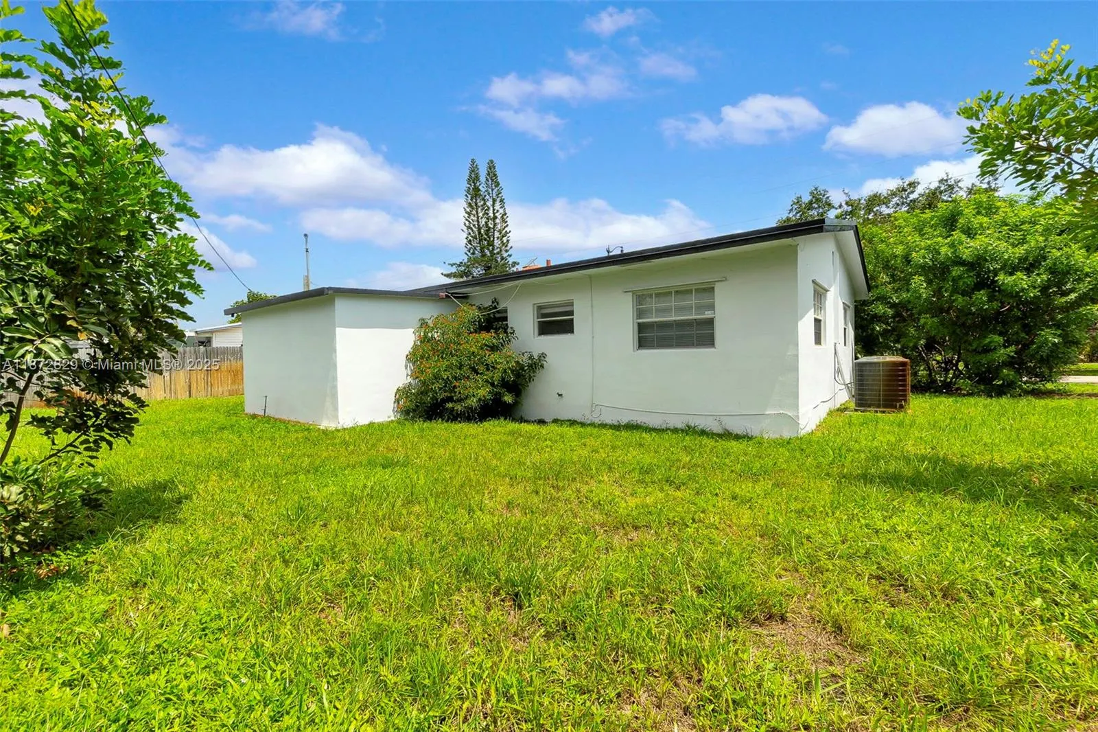 3431 NE 15th Ave