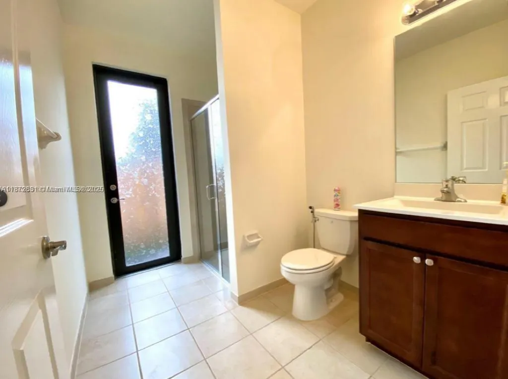 118 NE 23rd Ter, #1