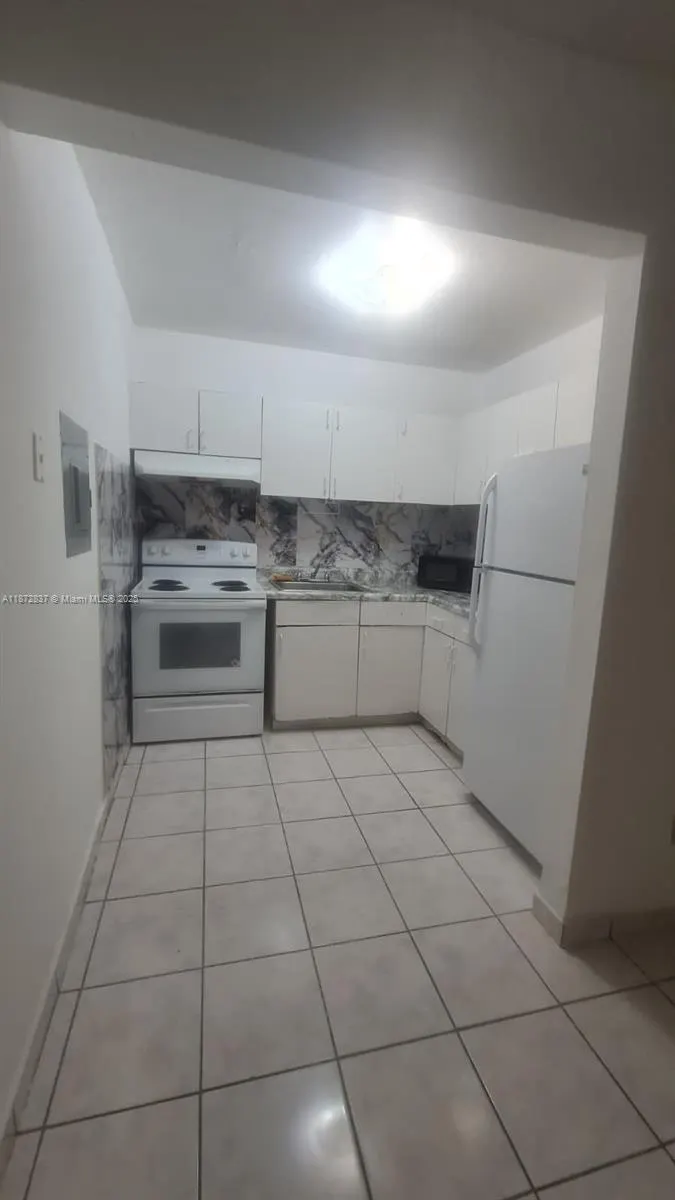 3640 NW 9th st, #105