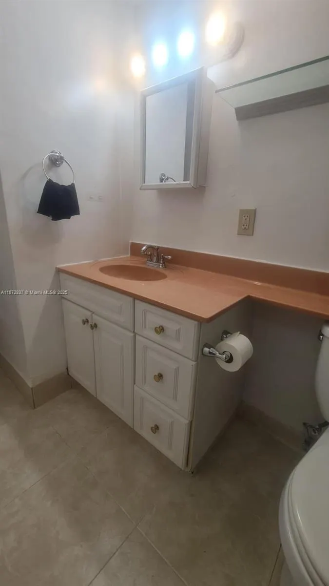 3640 NW 9th st, #105