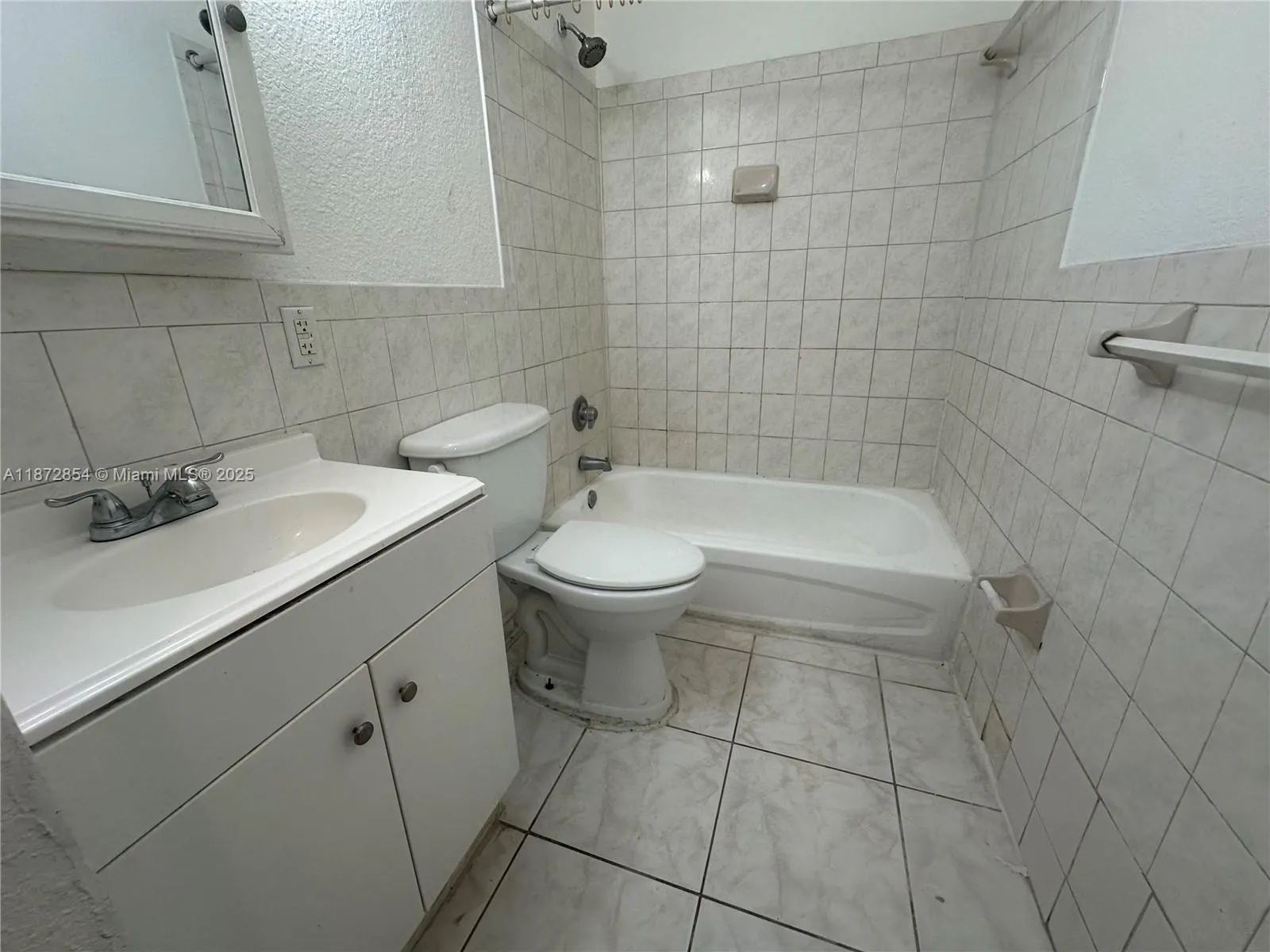 163 NE 76th St, #163