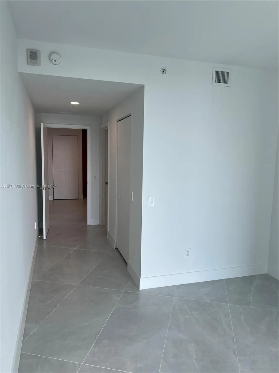 501 NE 31st St, #906