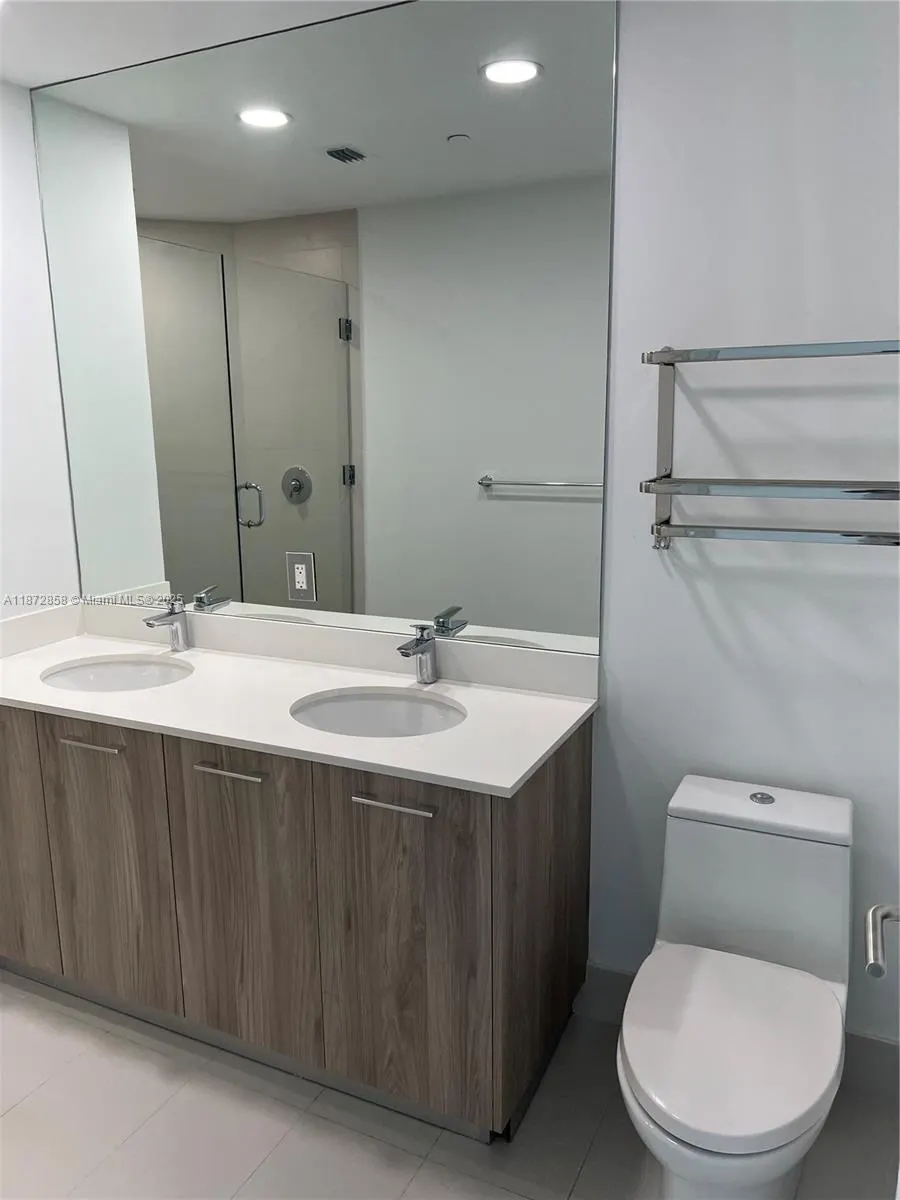 501 NE 31st St, #906