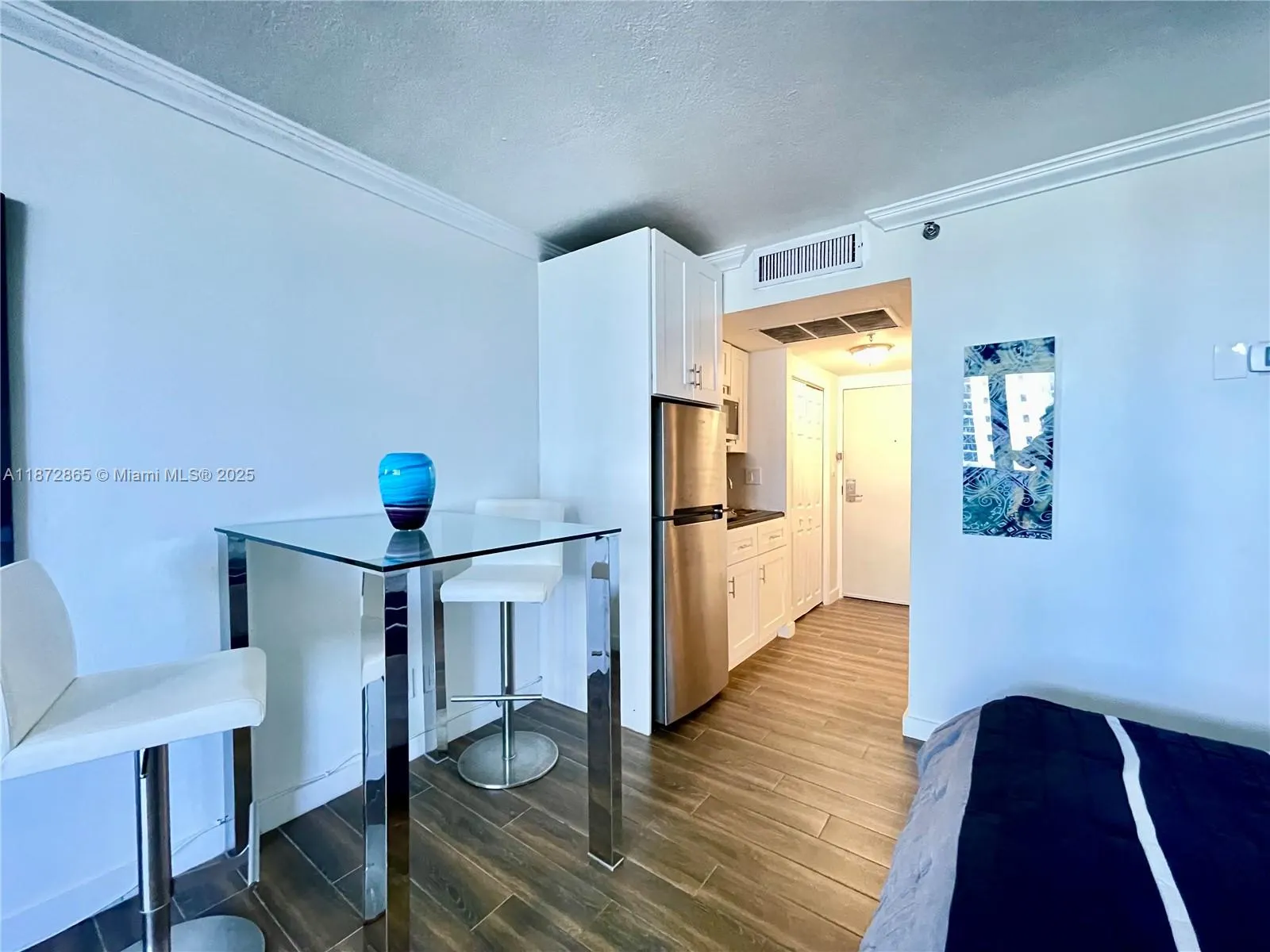 19201 Collins Ave, #504