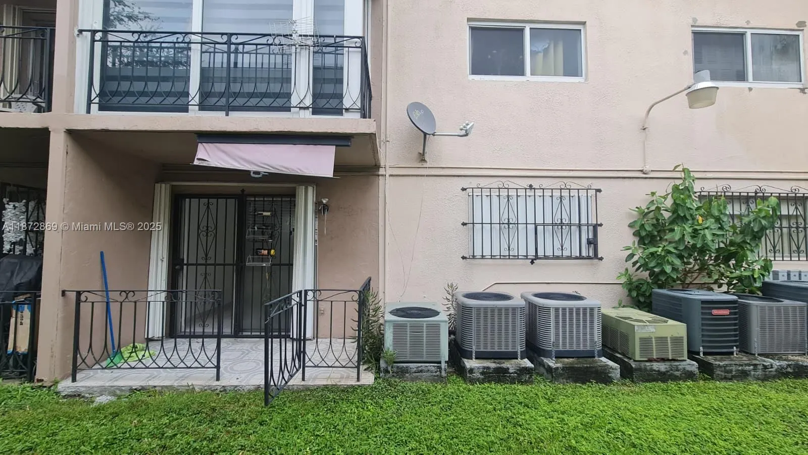 3640 NW 9th st, #105
