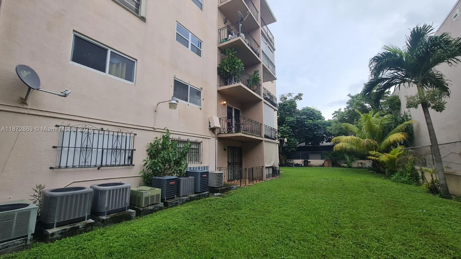 3640 NW 9th st, #105