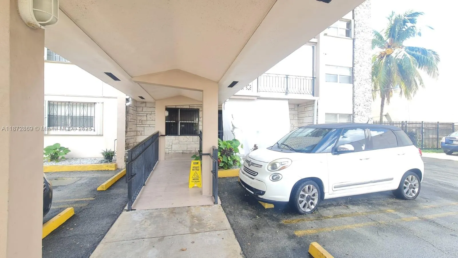 3640 NW 9th st, #105