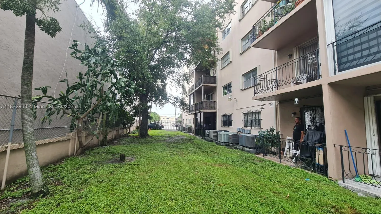 3640 NW 9th st, #105