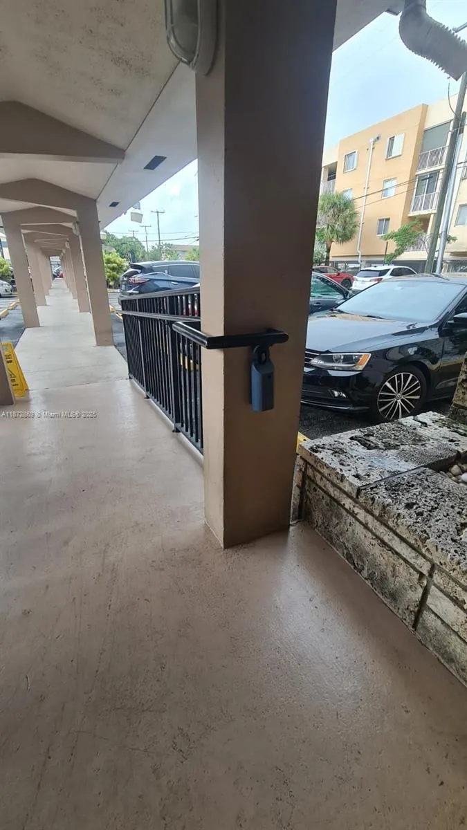 3640 NW 9th st, #105