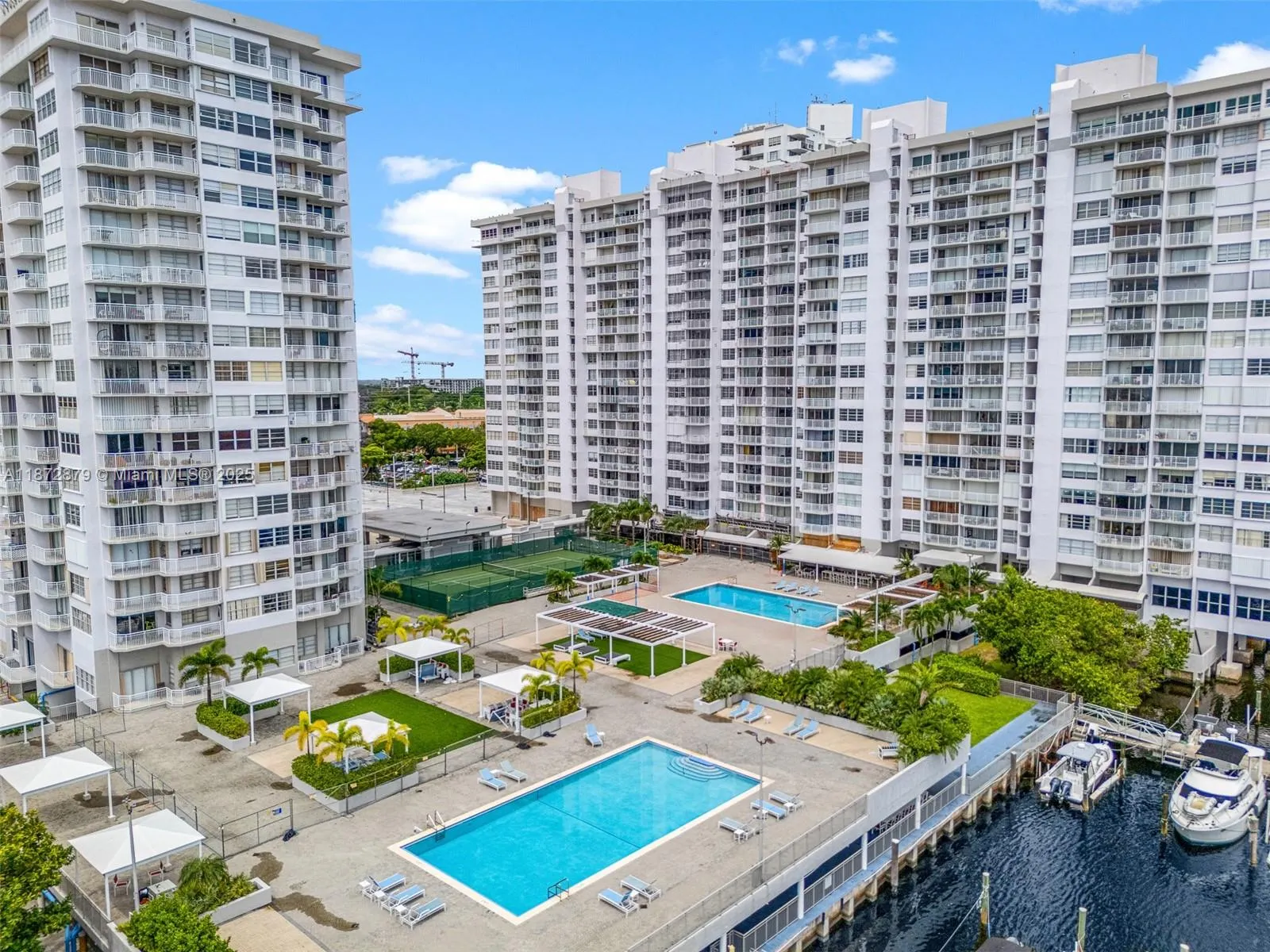 18071 Biscayne Blvd, #PH04 & PH03
