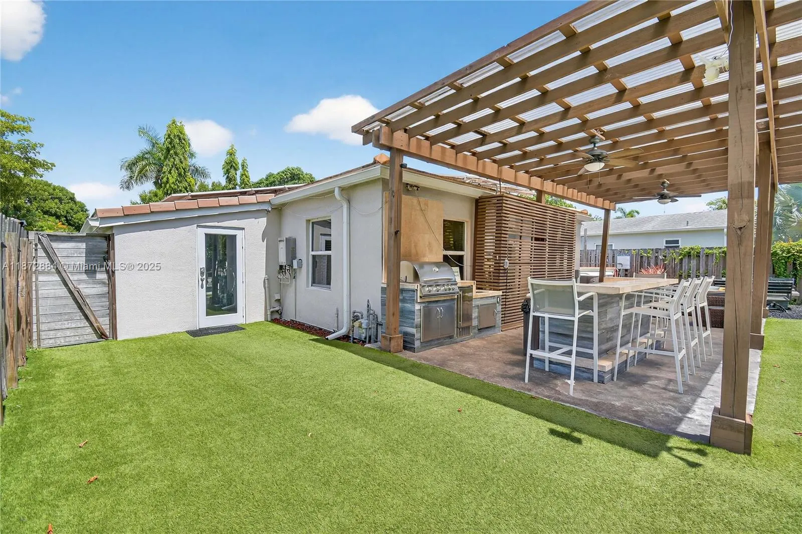 708 SW 19th St