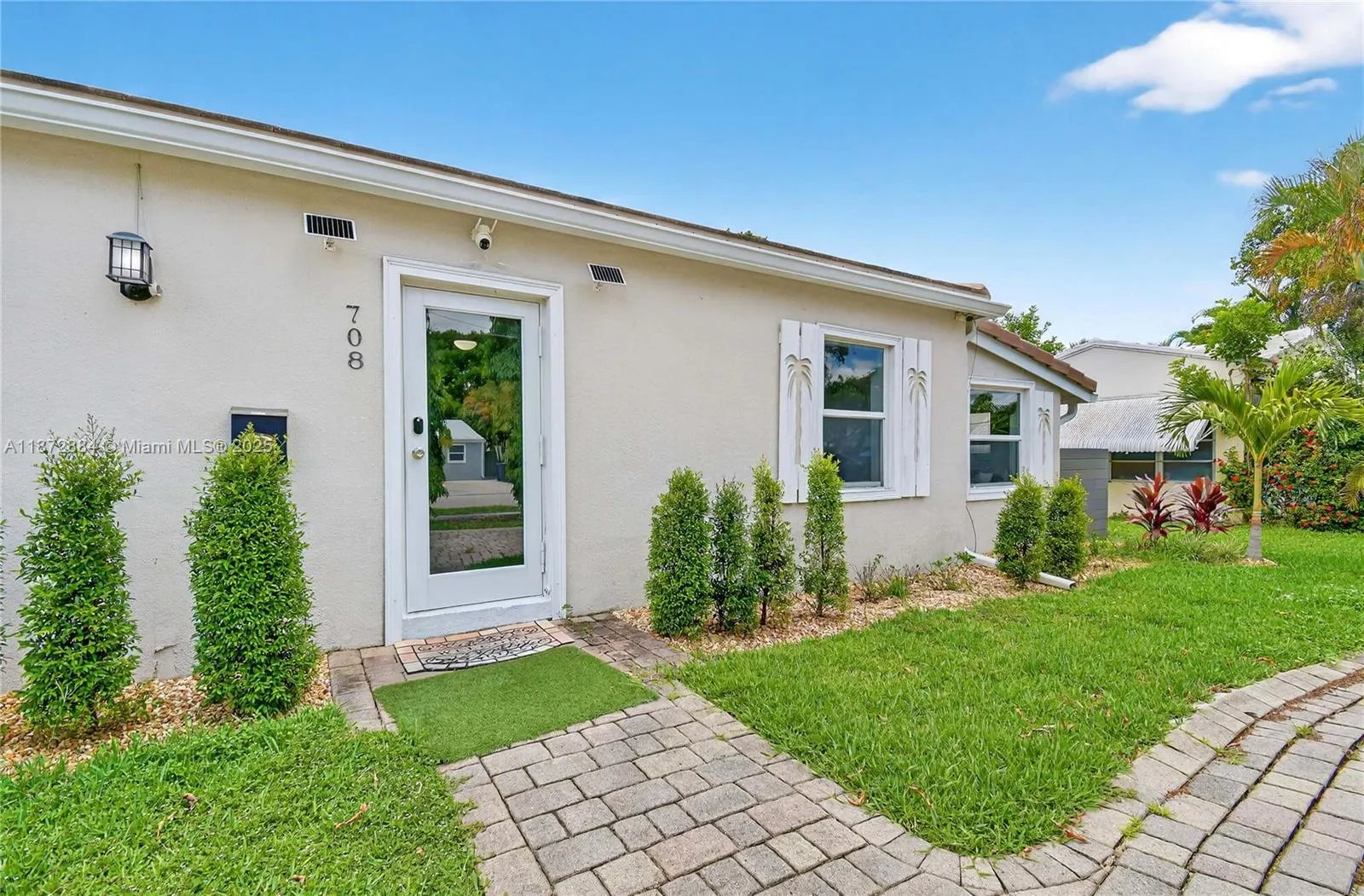 708 SW 19th St