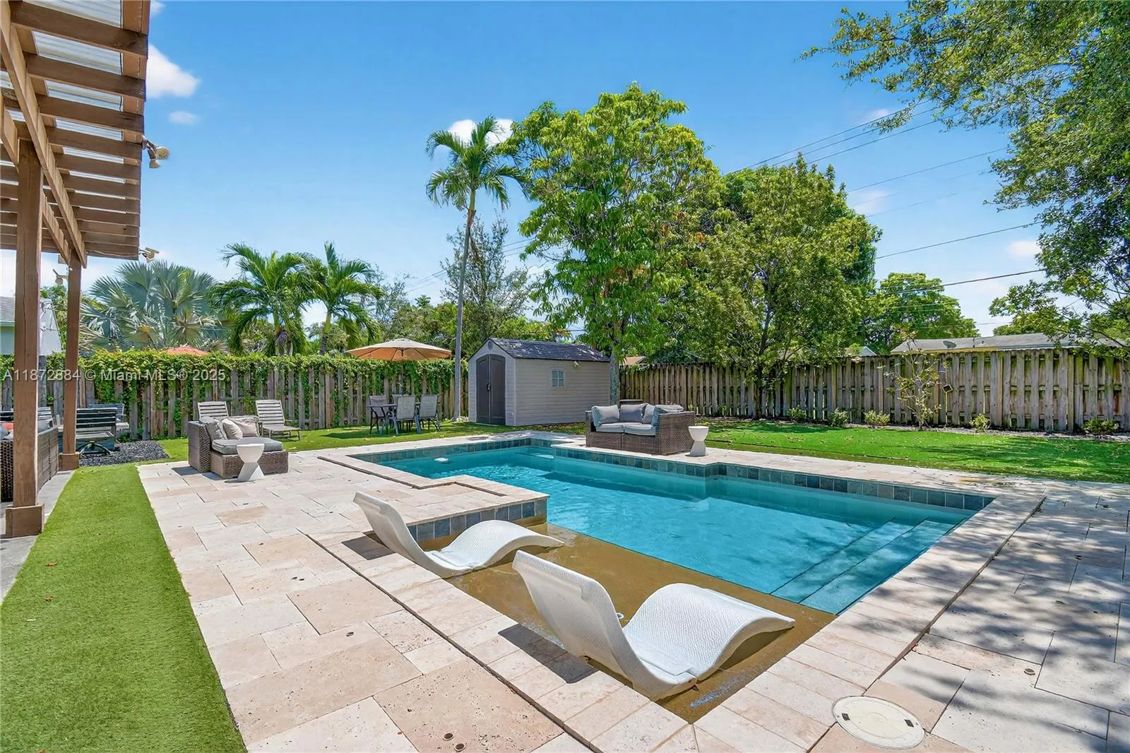 708 SW 19th St