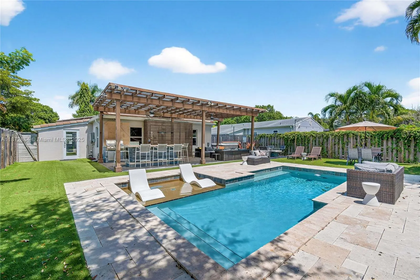 708 SW 19th St