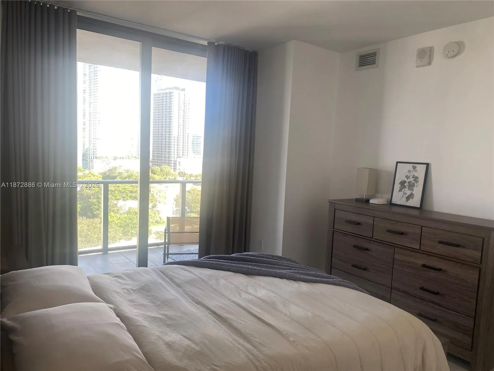 121 NE 34th St, #1007