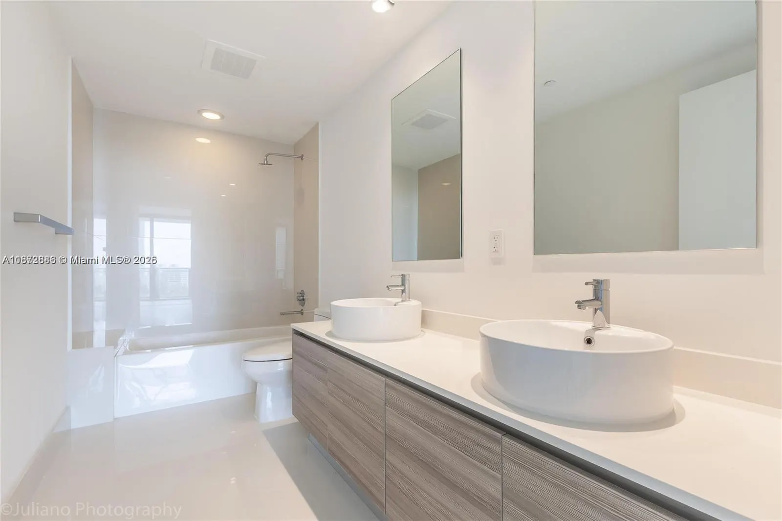 121 NE 34th St, #1007