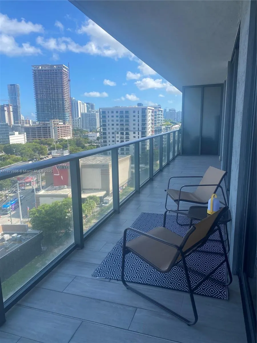 121 NE 34th St, #1007