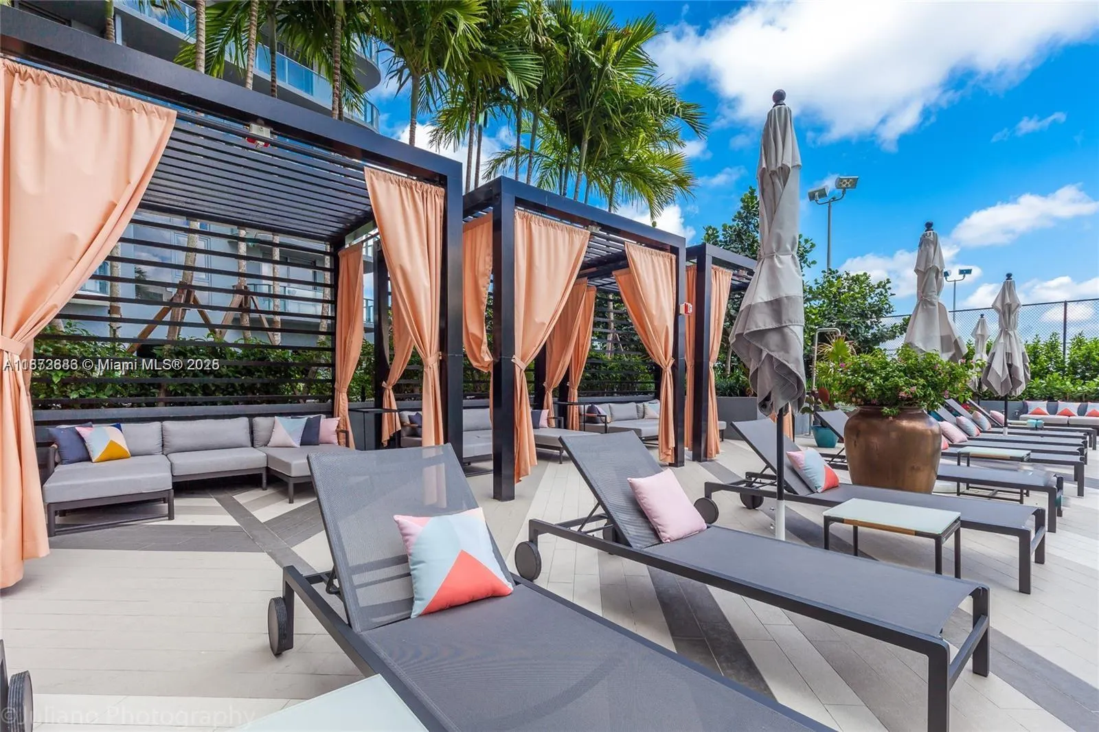 121 NE 34th St, #1007