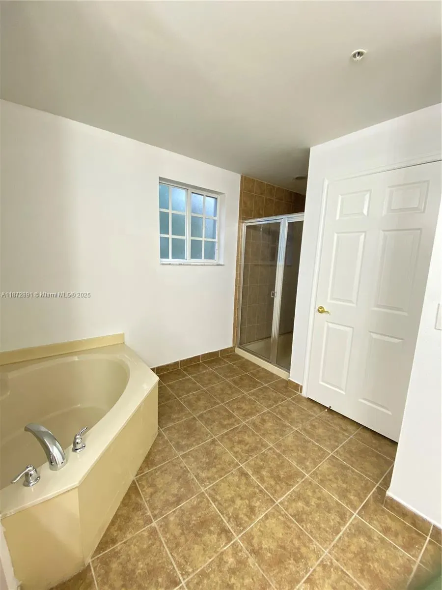 3503 NW 14th Ct, #3503