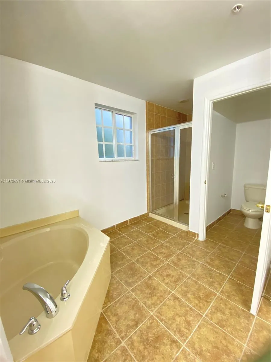 3503 NW 14th Ct, #3503