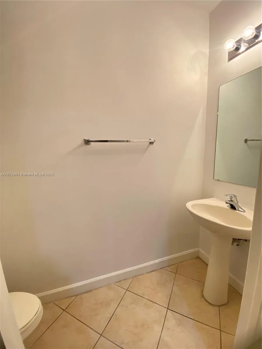 3503 NW 14th Ct, #3503