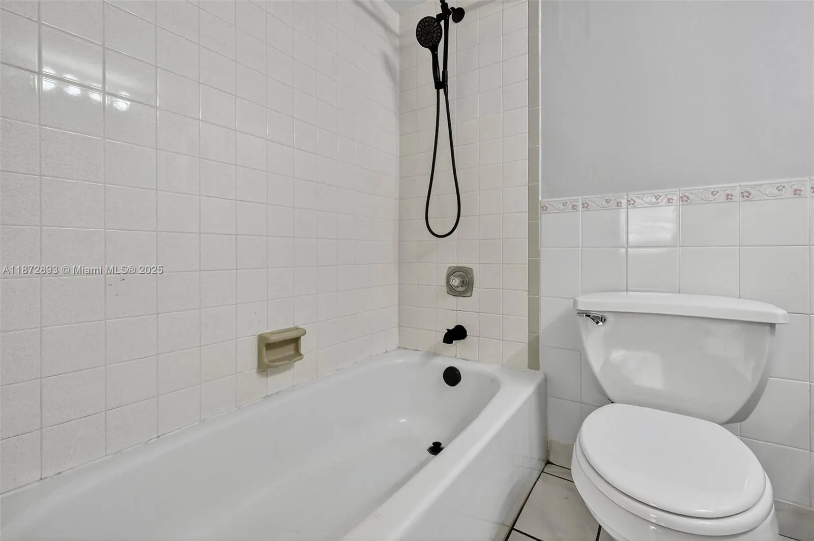 2924 Collins Avenue, #501