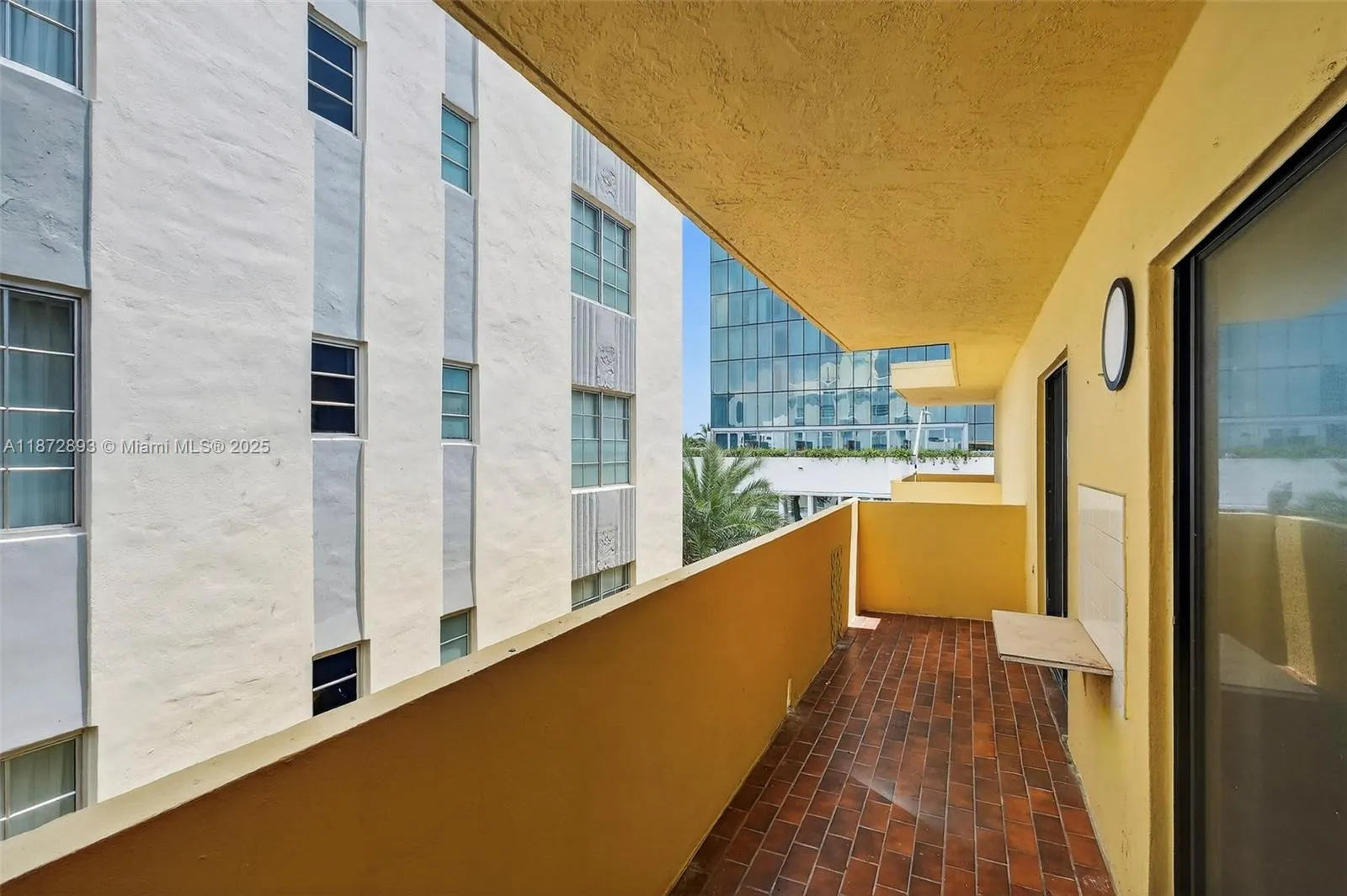 2924 Collins Avenue, #501
