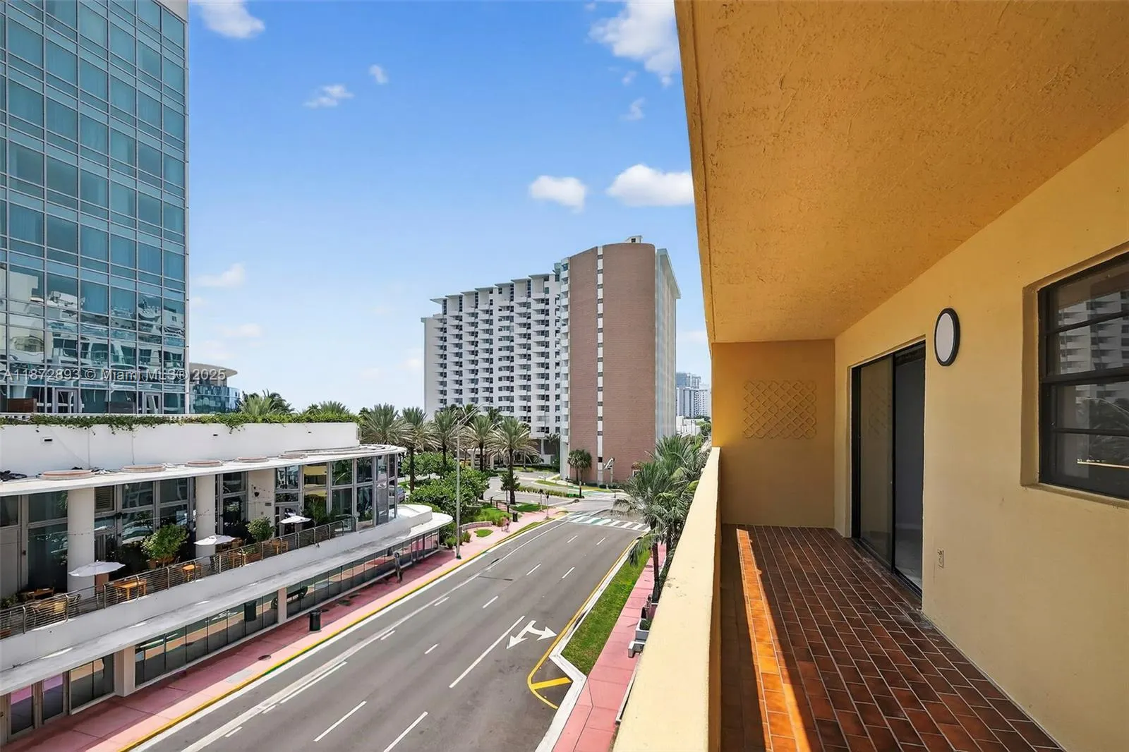2924 Collins Avenue, #501