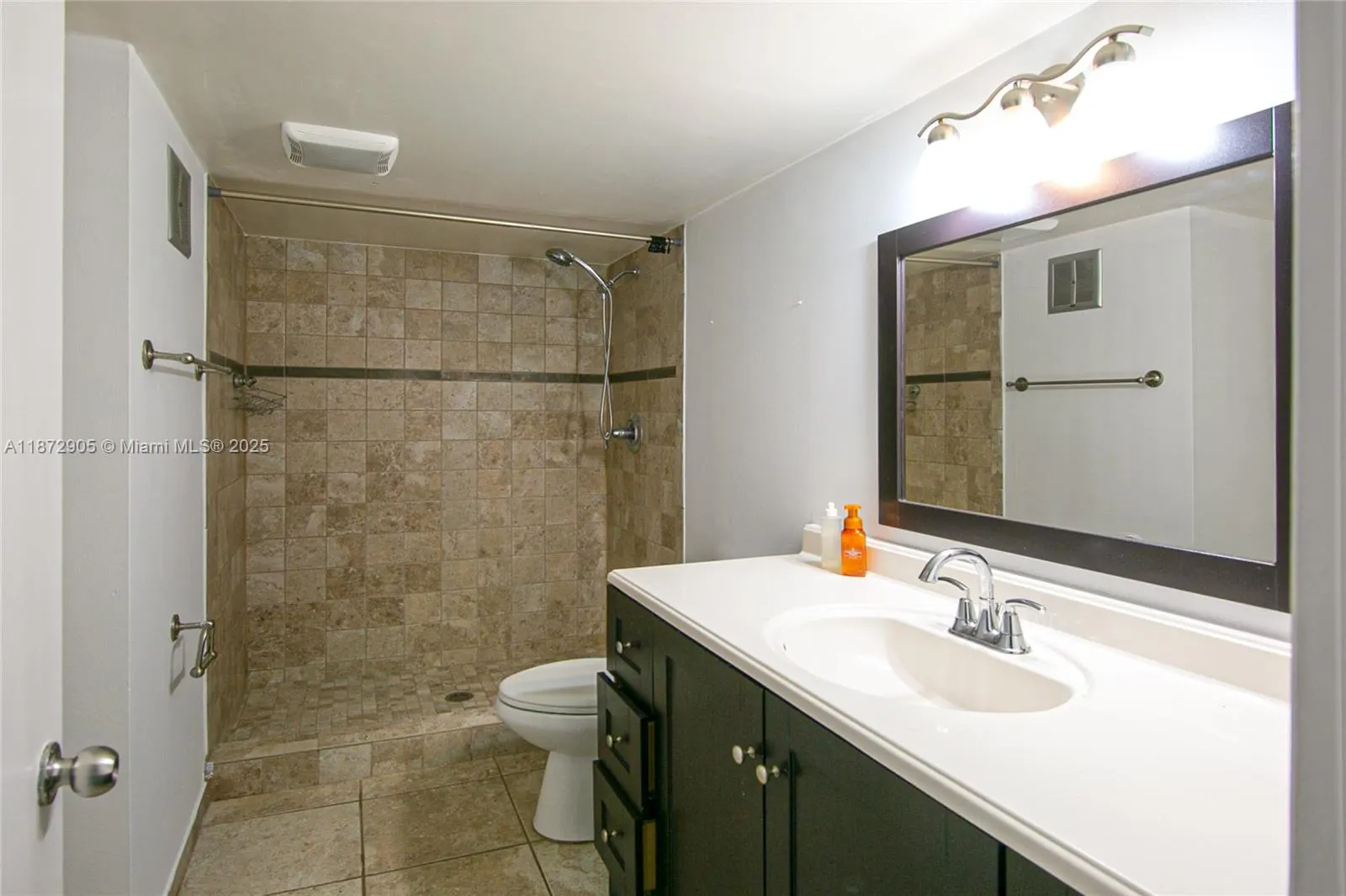 100 Lakeview Dr, #117