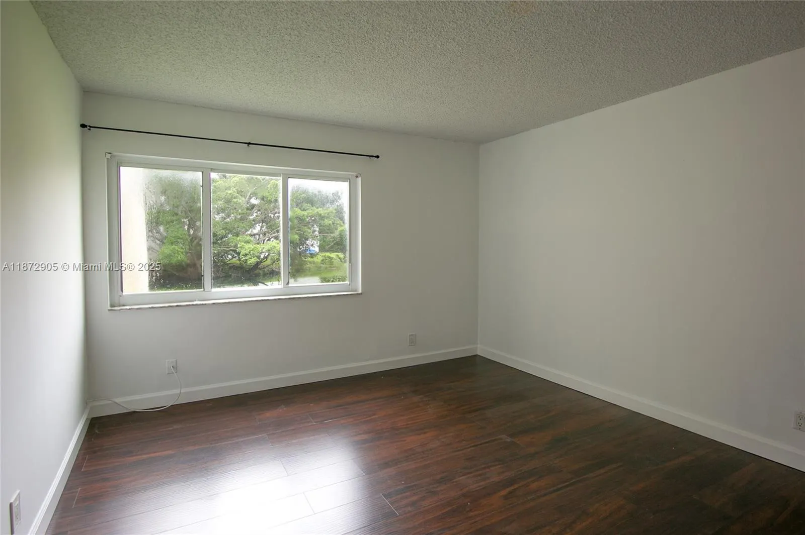 100 Lakeview Dr, #117