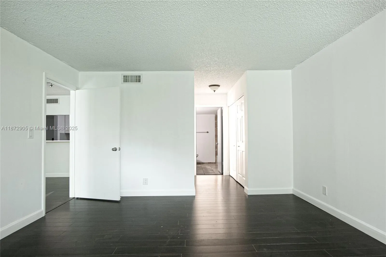 100 Lakeview Dr, #117