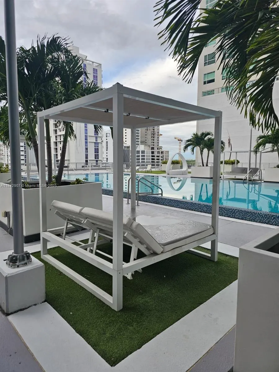 690 SW 1st Ct, #2515
