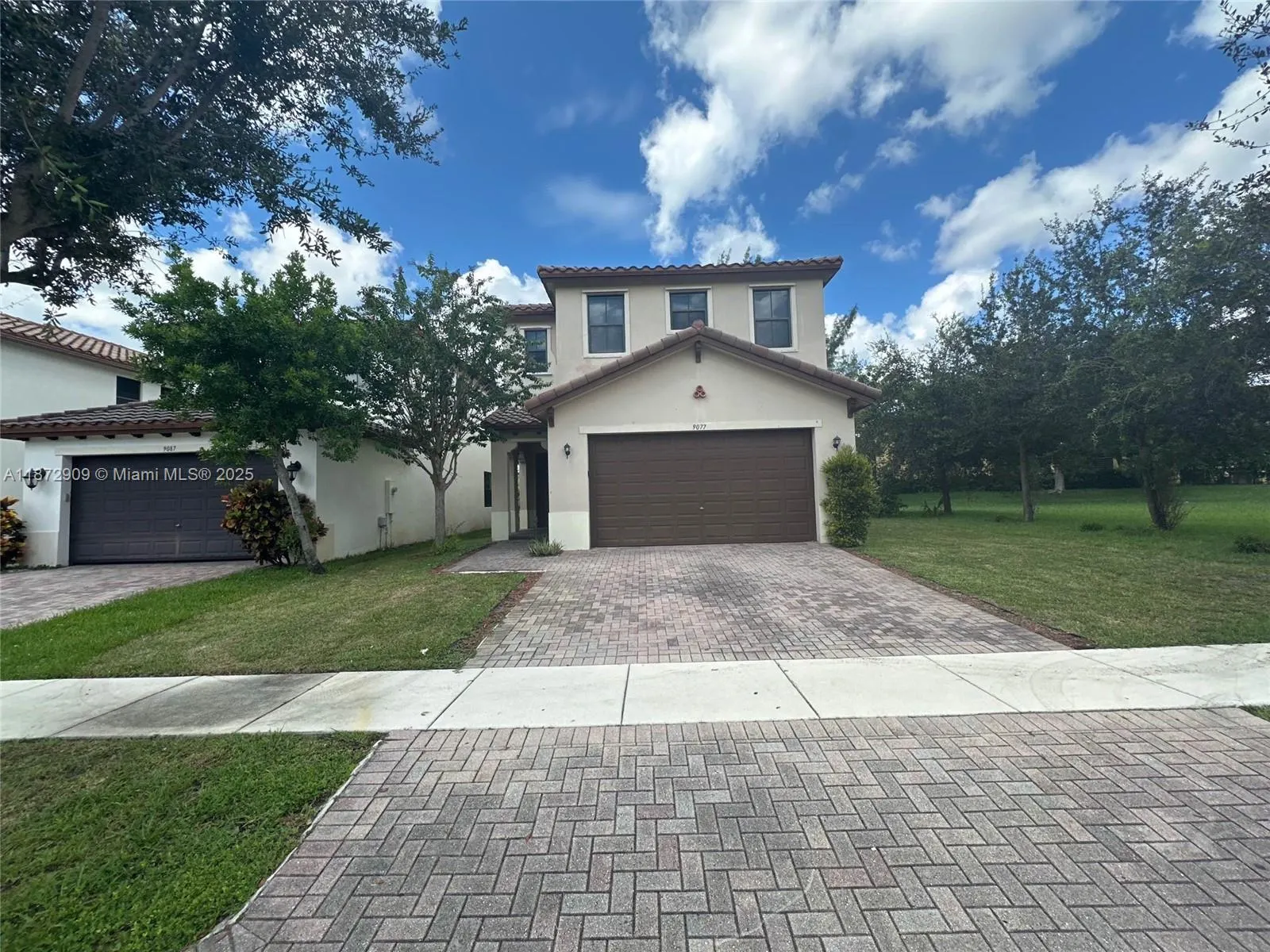 9077 SW 34th Ct