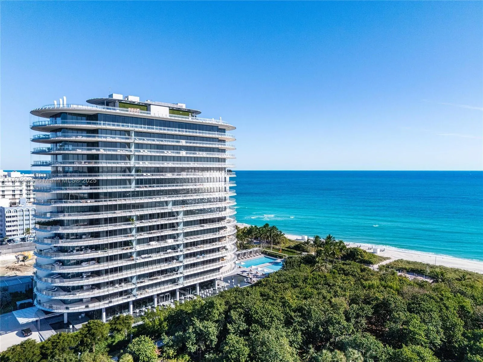8701 Collins Ave, #804