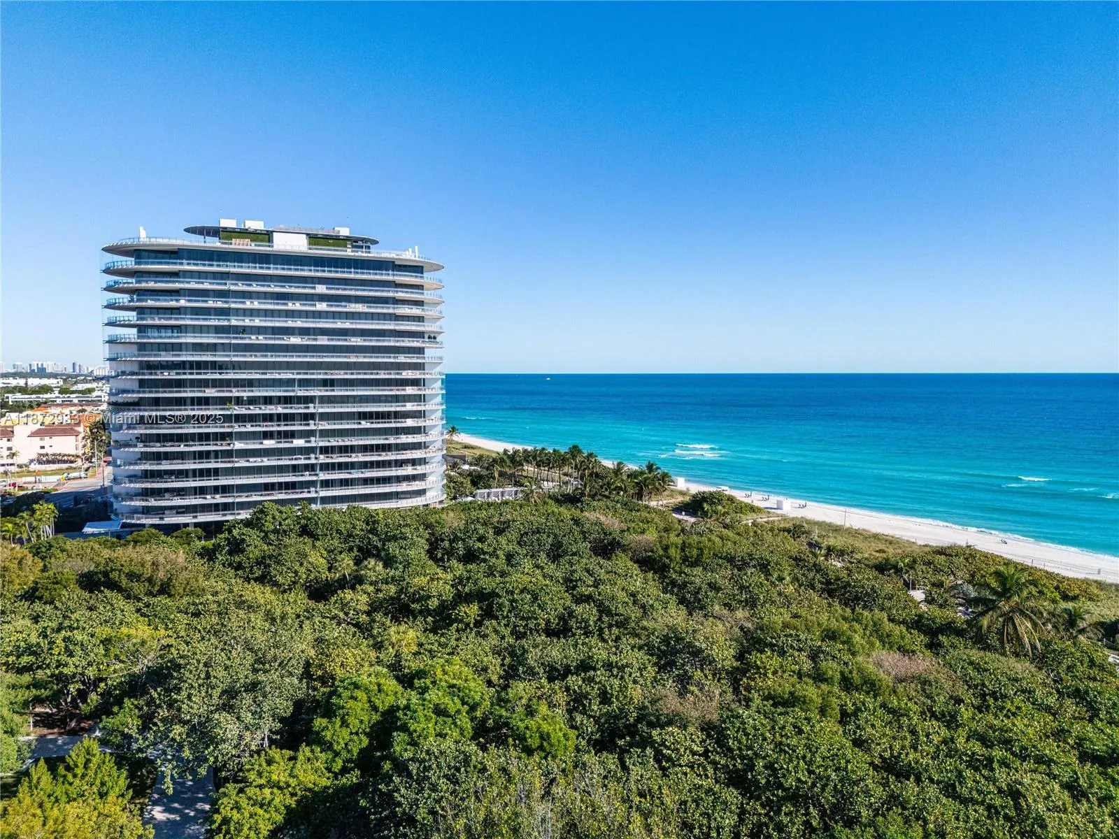 8701 Collins Ave, #804