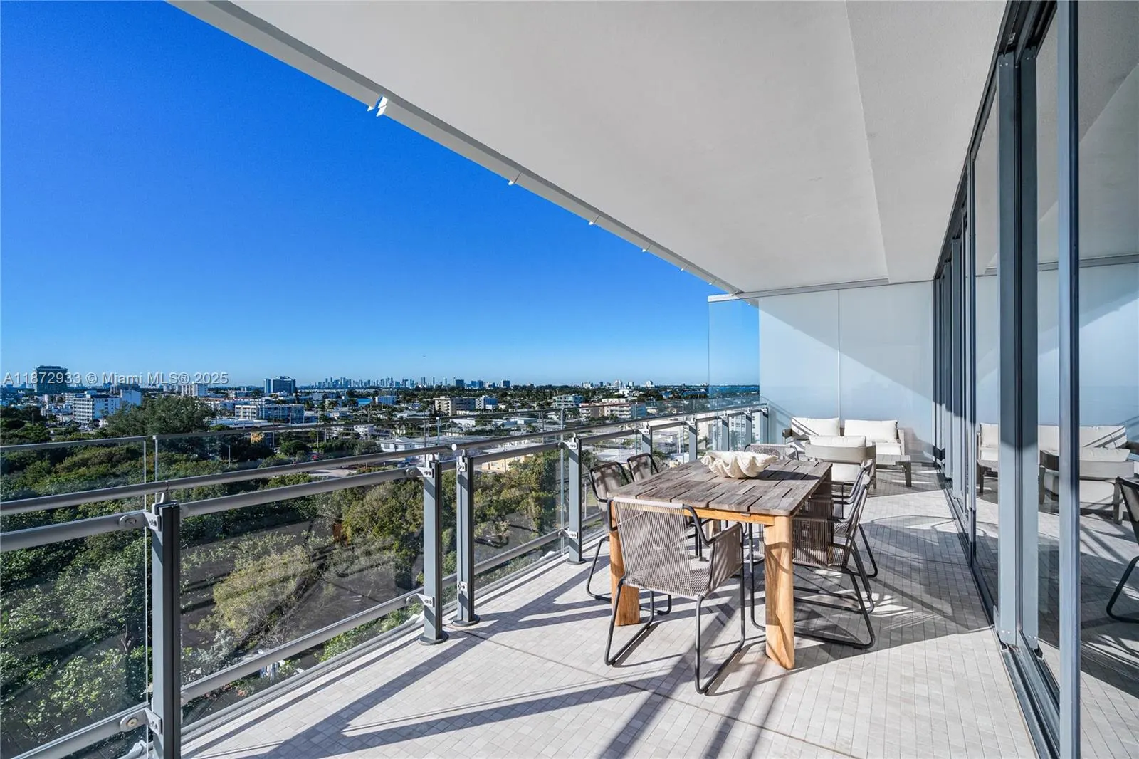 8701 Collins Ave, #804