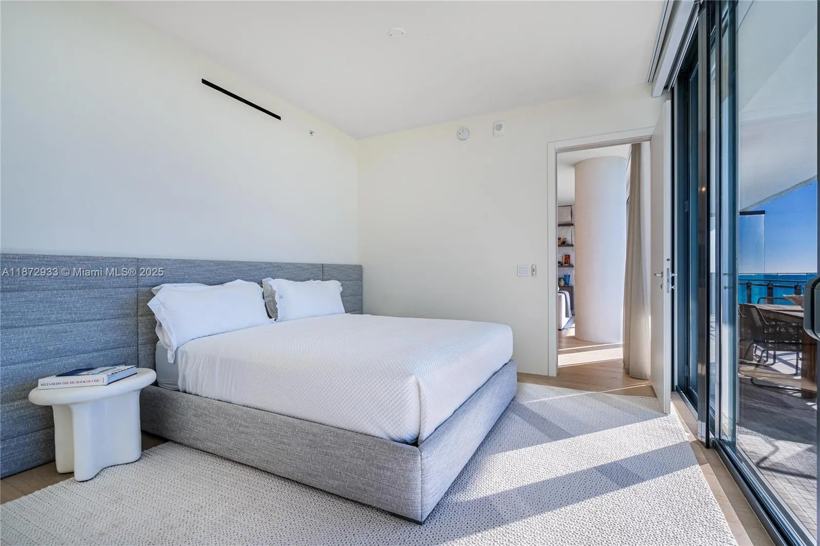 8701 Collins Ave, #804