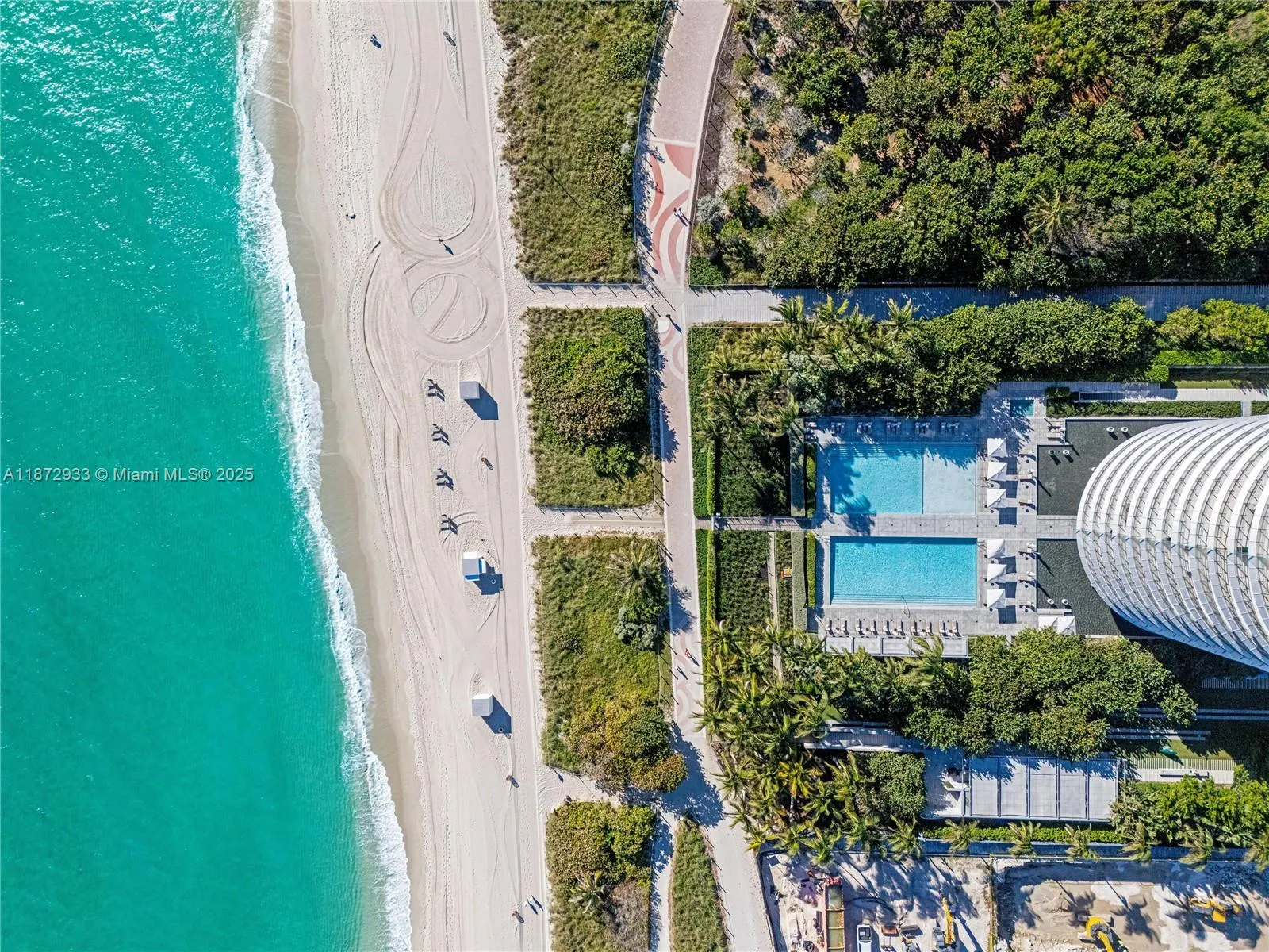 8701 Collins Ave, #804