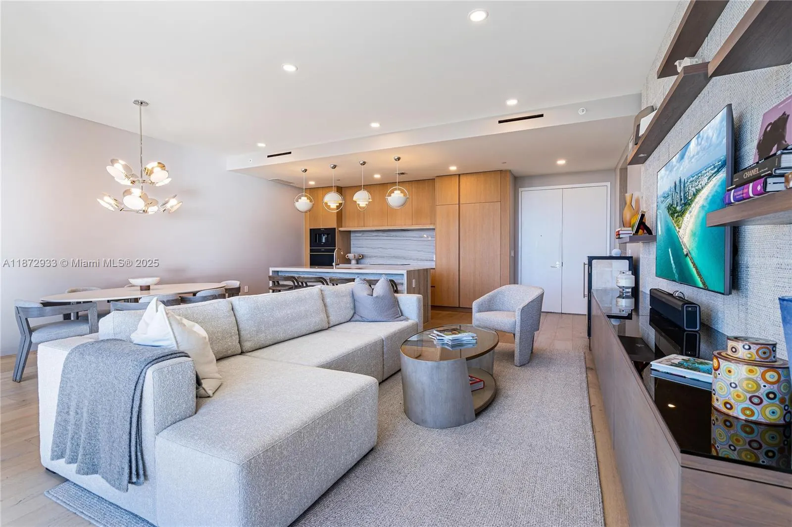 8701 Collins Ave, #804