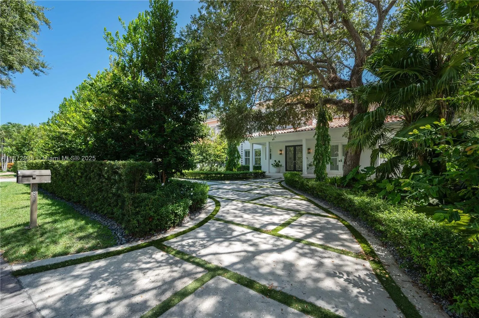 680 Destacada Ave