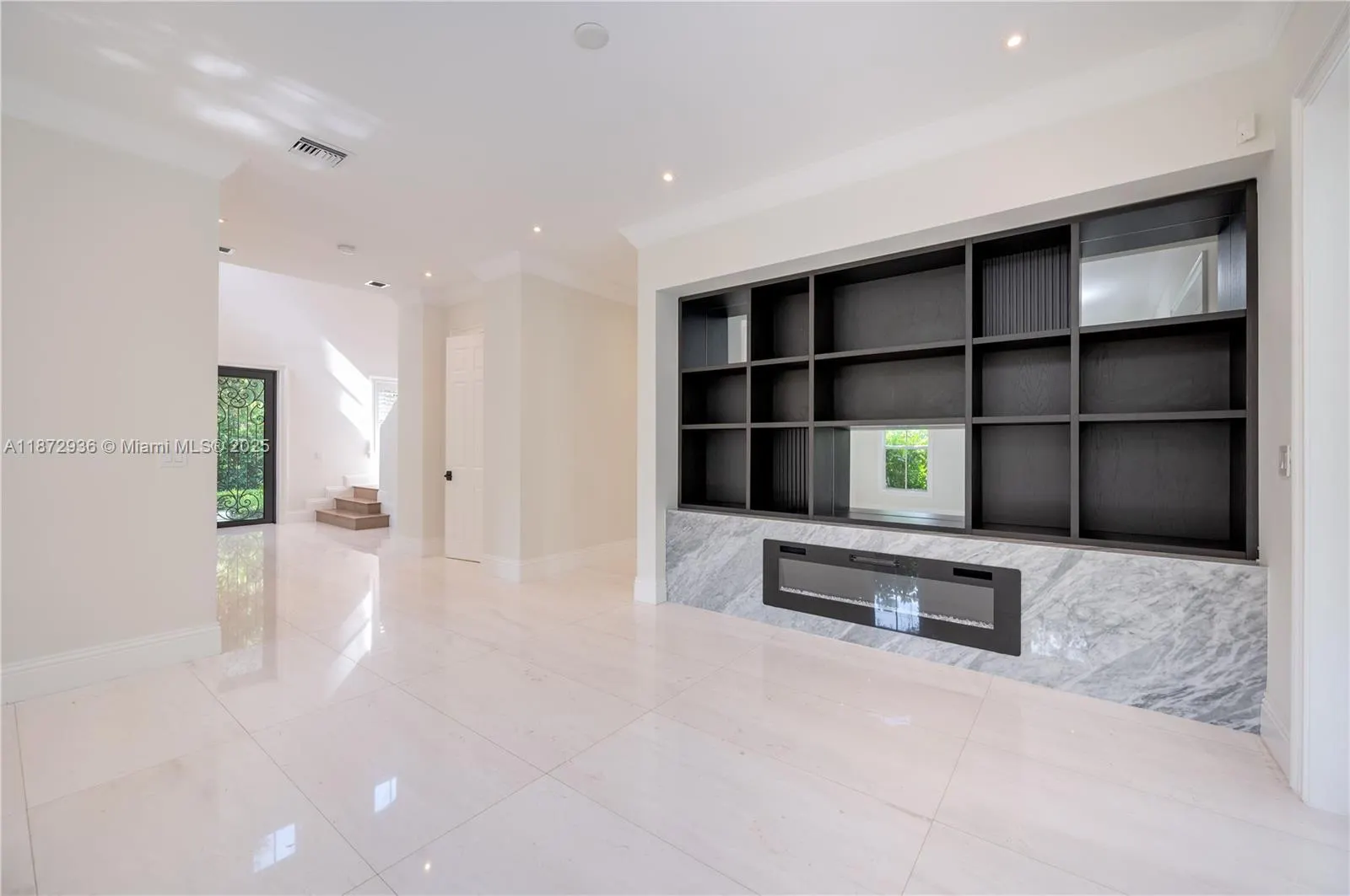 680 Destacada Ave
