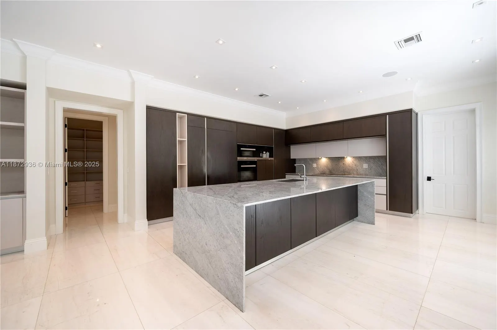 680 Destacada Ave