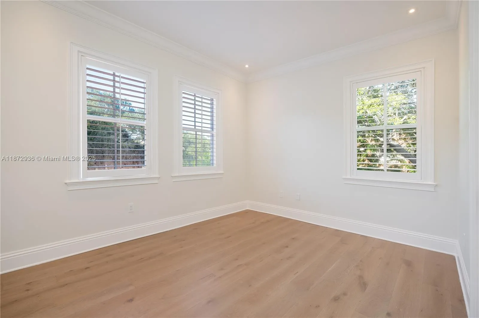 680 Destacada Ave