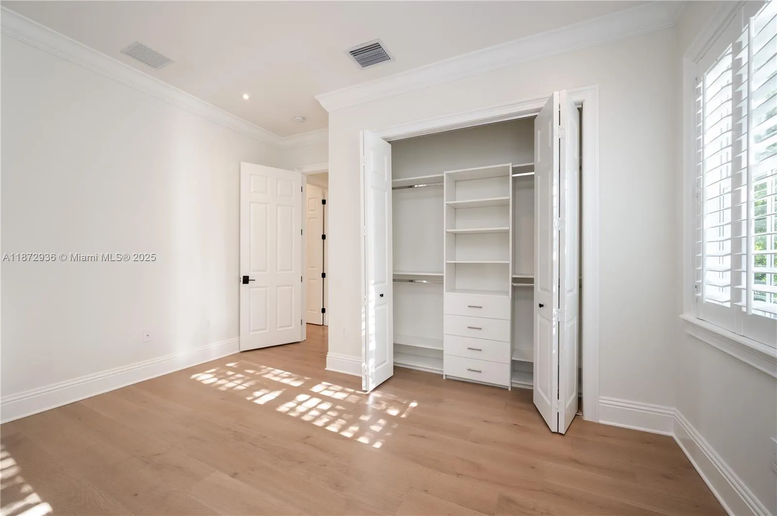 680 Destacada Ave